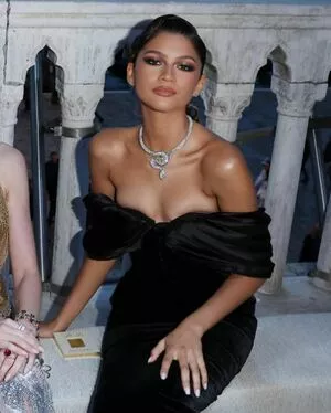 Zendaya OnlyFans Leaked Free Thumbnail Picture - #yxfFrPbD3v