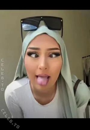 Zeynohijabi OnlyFans Leaked Free Thumbnail Picture - #1bFjQ8lht9