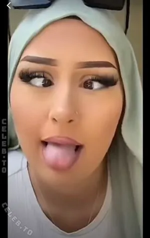Zeynohijabi OnlyFans Leaked Free Thumbnail Picture - #9r0lT5vBKb