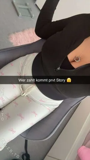 Zeynohijabi OnlyFans Leaked Free Thumbnail Picture - #RTWCzjw7N4