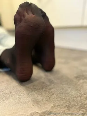 Zeynylons OnlyFans Leaked Free Thumbnail Picture - #b1u8LiN3El