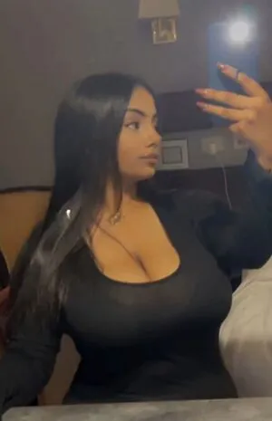 Zina Hadid OnlyFans Leaked Free Thumbnail Picture - #BjMwBcC3Ng