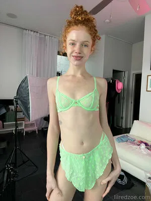 Zoe Canbebought OnlyFans Leaked Free Thumbnail Picture - #5CosM7r6iZ