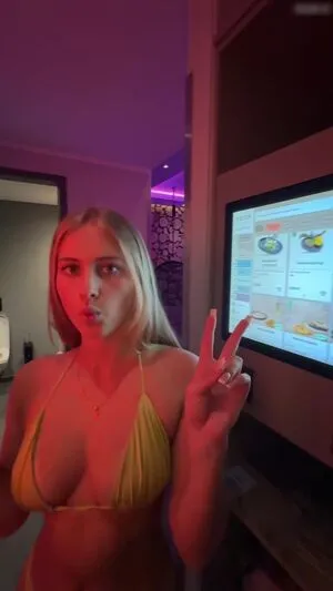 Zoe Kaeppele OnlyFans Leaked Free Thumbnail Picture - #Fm2gdc87Hd