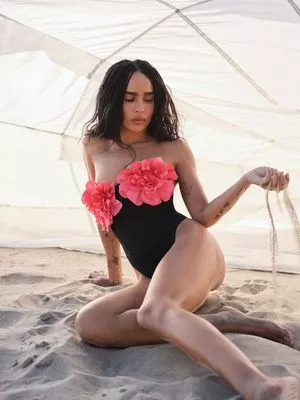 Zoe Kravitz OnlyFans Leaked Free Thumbnail Picture - #GX1CgMsy4S