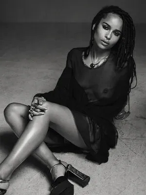 Zoe Kravitz OnlyFans Leaked Free Thumbnail Picture - #j2IxWVvVLL