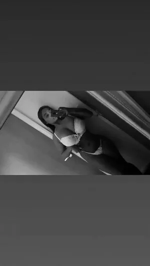 Zoe Leanne Cooper OnlyFans Leaked Free Thumbnail Picture - #0Pn3frcKAp