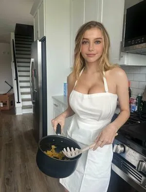 Zoe More OnlyFans Leaked Free Thumbnail Picture - #d4inwPomhb