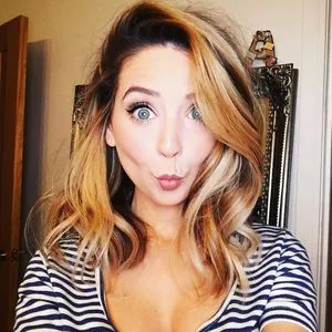 Zoe Sugg OnlyFans Leaked Free Thumbnail Picture - #Ife5AEDEUX