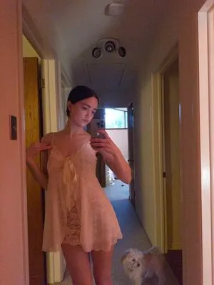 Zoeplzshutup OnlyFans Leaked Free Thumbnail Picture - #bgligeZ19e