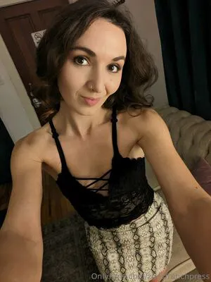 Zoesfrenchpress OnlyFans Leaked Free Thumbnail Picture - #rfiExucWC9
