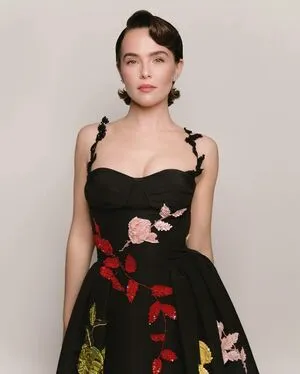 Zoey Deutch OnlyFans Leaked Free Thumbnail Picture - #JrJ3AzBw0N