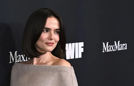 Zoey Deutch OnlyFans Leaked Free Thumbnail Picture - #SPMWgEP6O2