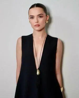 Zoey Deutch OnlyFans Leaked Free Thumbnail Picture - #kgOTssOeUL