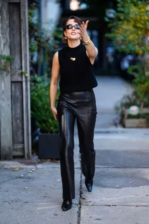 Zoey Deutch OnlyFans Leaked Free Thumbnail Picture - #m4g5Tfw7qd