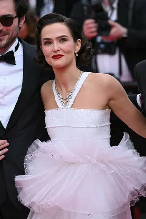 Zoey Deutch OnlyFans Leaked Free Thumbnail Picture - #tMnBhaWB9N