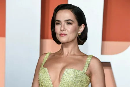 Zoey Deutch OnlyFans Leaked Free Thumbnail Picture - #uH30DL6SRt