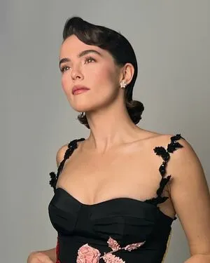 Zoey Deutch OnlyFans Leaked Free Thumbnail Picture - #xX7cZ0xZpV
