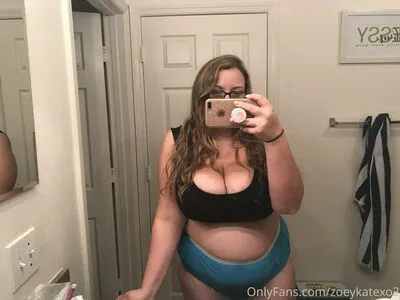 Zoeykatexo2 OnlyFans Leaked Free Thumbnail Picture - #6jqw7h76ev