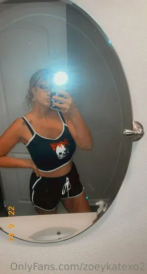 Zoeykatexo2 OnlyFans Leaked Free Thumbnail Picture - #SnUrMlUPys