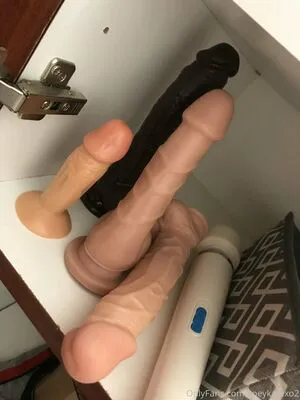 Zoeykatexo2 OnlyFans Leaked Free Thumbnail Picture - #r7eyyEM1y5