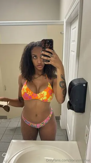 Zoeysinnfree OnlyFans Leaked Free Thumbnail Picture - #HAllfGHn01