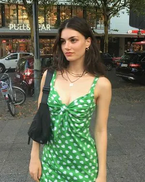 Zoia Mossour OnlyFans Leaked Free Thumbnail Picture - #a58RwJte2c