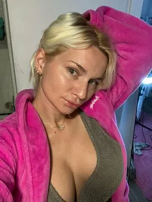 Zoieburgher OnlyFans Leaked Free Thumbnail Picture - #Au71GvSL4Q