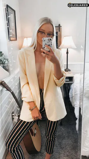 Zola Bzdek OnlyFans Leaked Free Thumbnail Picture - #8xpctYS5zP
