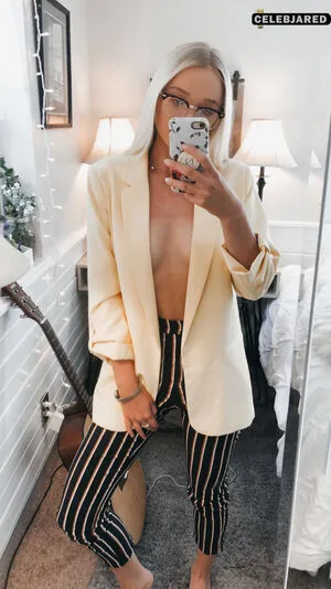 Zola Bzdek OnlyFans Leaked Free Thumbnail Picture - #vRlM1bmikM