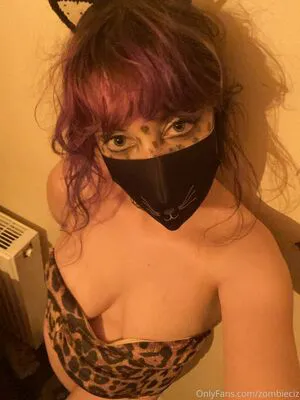 Zombieciz OnlyFans Leaked Free Thumbnail Picture - #Yu33moBU5m