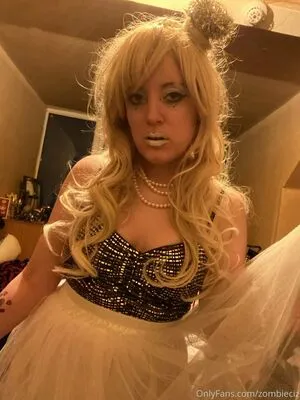 Zombieciz OnlyFans Leaked Free Thumbnail Picture - #lkWZieRYS9