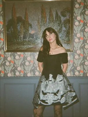 Zooey Deschanel OnlyFans Leaked Free Thumbnail Picture - #1Sq9b8gABJ