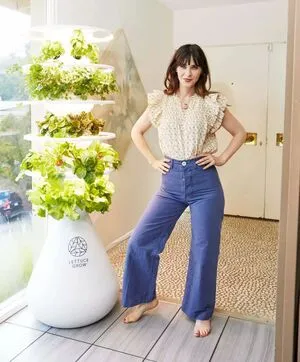 Zooey Deschanel OnlyFans Leaked Free Thumbnail Picture - #Df85erHxYz