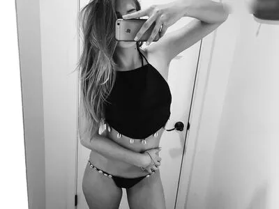 Zs Zs Inci Brkle OnlyFans Leaked Free Thumbnail Picture - #IpCyesK3hr