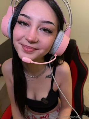 Zuzinkaa OnlyFans Leaked Free Thumbnail Picture - #pKw98FA684