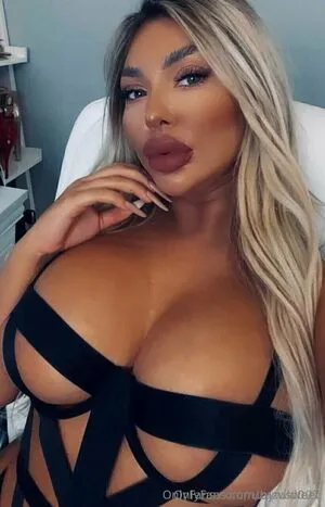 Zuzusweet OnlyFans Leaked Free Thumbnail Picture - #frkWADUCAT